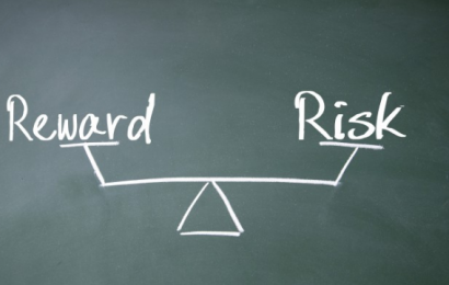 Karena setiap resiko itu berbanding lurus dengan keuntungan yang akan kita dapatkan